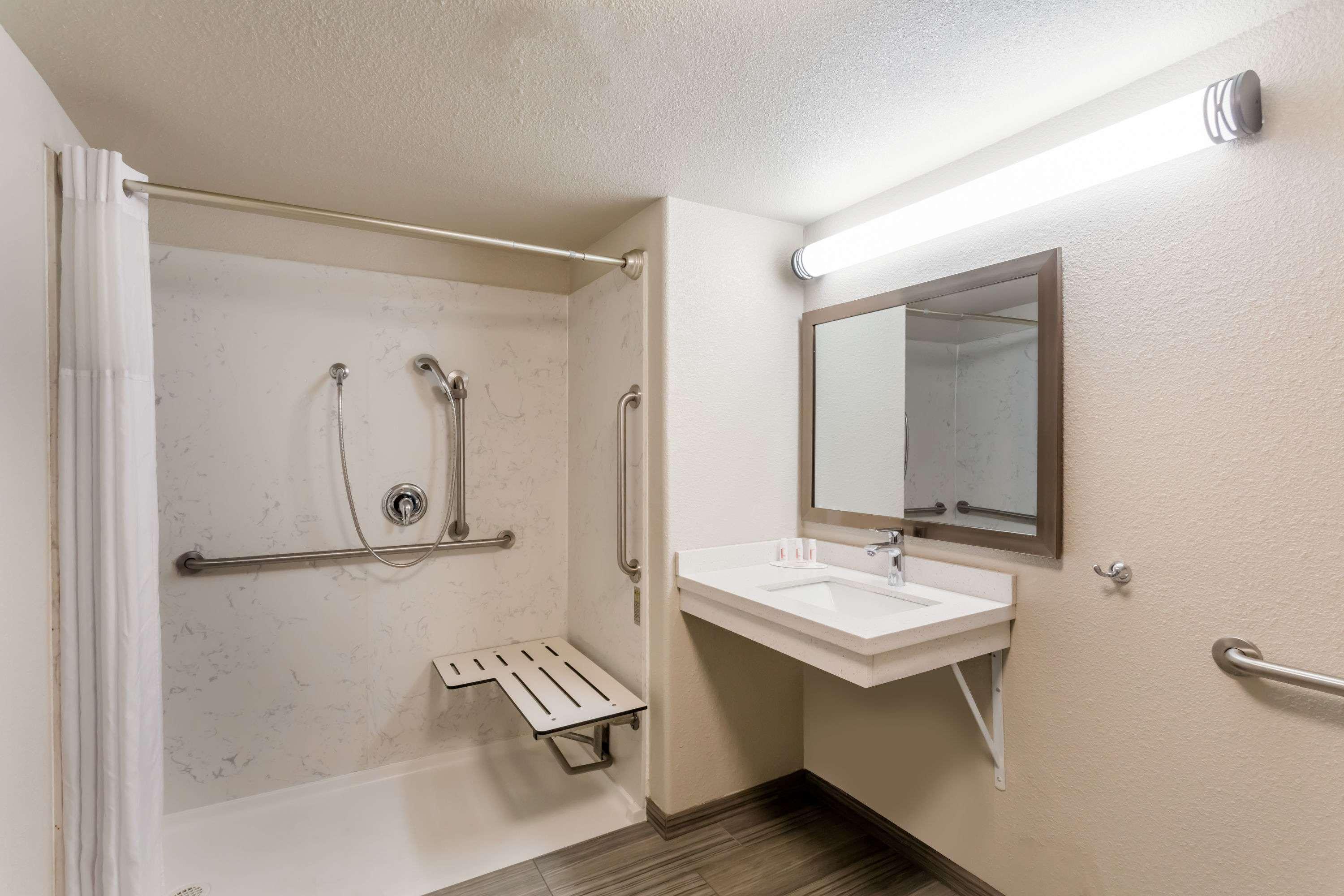 Inn Days By Wyndham Yosemite Area Fresno